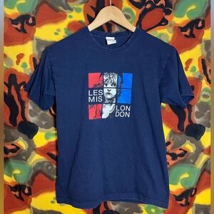Vintage Les Miserables London Women’s Tee Shirt Size Small